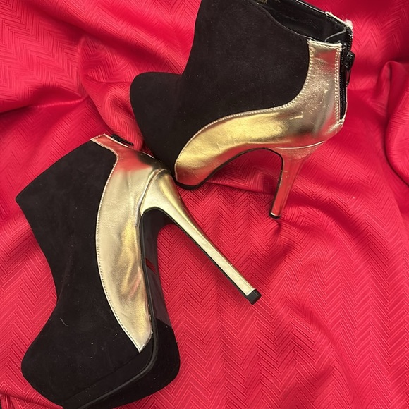 Georgia 6” Platform Boot size 7 Black - Picture 2 of 4